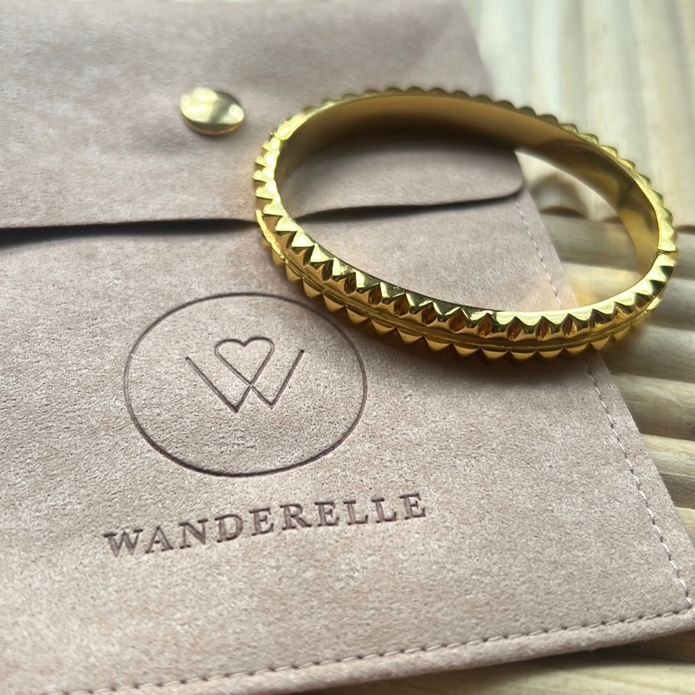 Gold bracelet